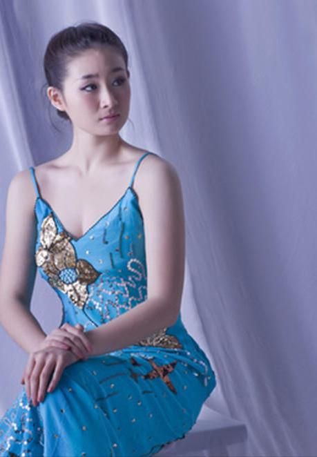 岳云鹏|“王小蒙”王亚彬：15岁当演员，19岁上春晚，如今是国家一级演员