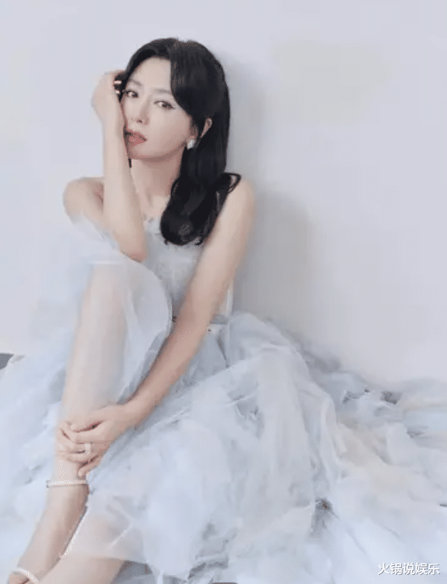 秦岚|为黄晓明赔付千万违约金：42岁不结婚生子的秦岚，到底有多清醒？