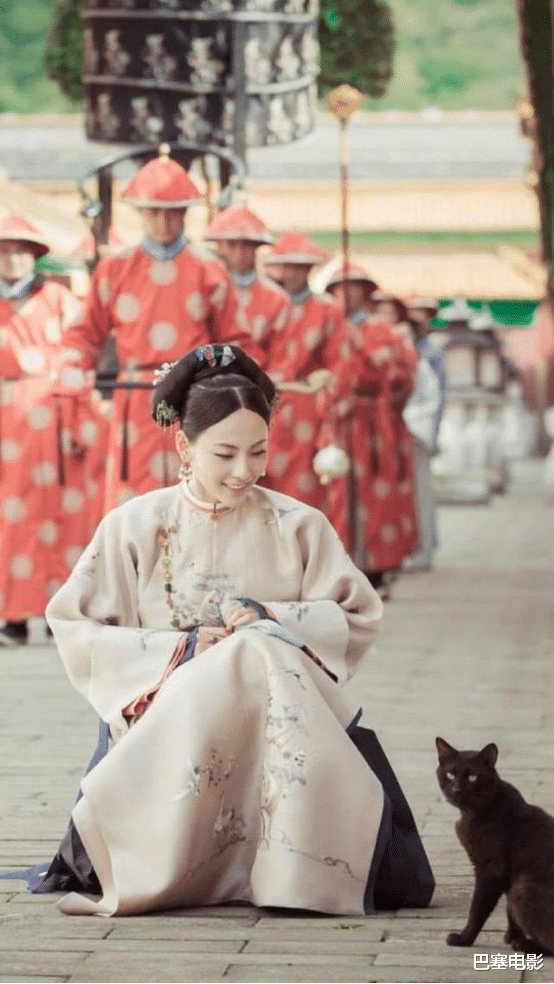 赵本山|8版香妃，两眼脉脉含情会说话，谁撑起“异域第一美”，谁在拉胯