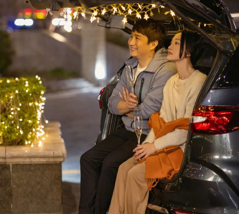 周迅|周迅在新剧里真圈粉，连穿6套毛衣太显气质了，扎个低马尾也好美