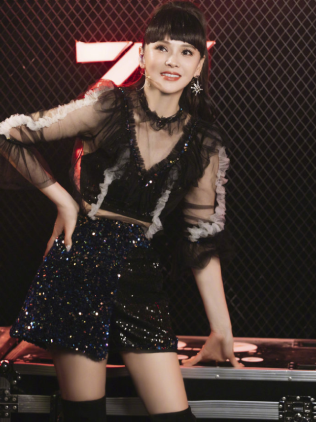 伊能静|去掉滤镜的伊能静过于真实，手臂粗壮脸颊松弛，中年气息过重