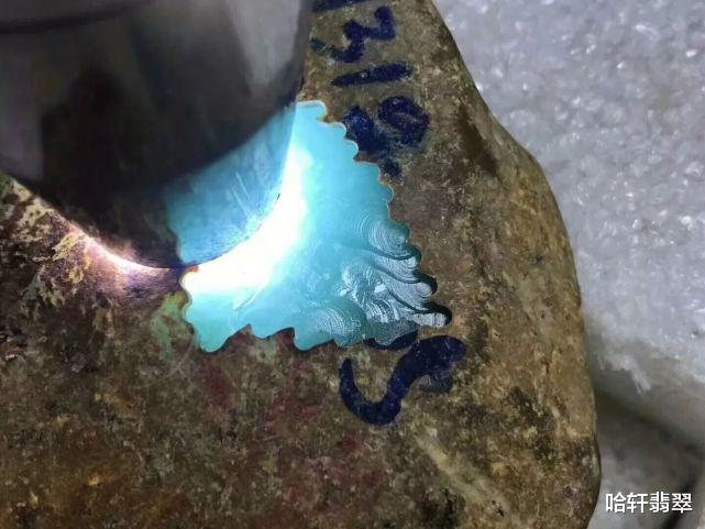文玩|【哈轩翡翠】翡翠解口料的鉴别小知识