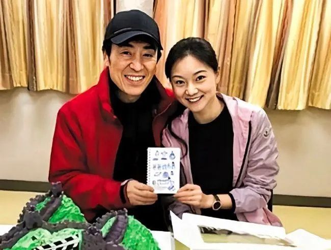 张艺谋|“谋夫人”陈婷：曾打败巩俐赢得爱情，为大31岁的张艺谋连生三胎