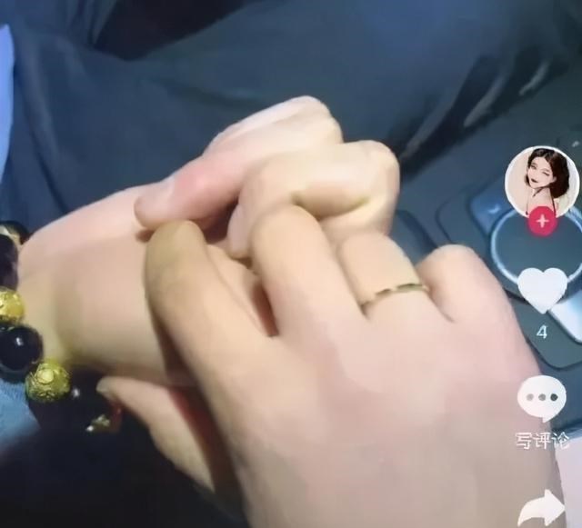 叮咚趣聞 女大學(xué)生“勇”當(dāng)小三，上網(wǎng)“怒”撕原配。被迫“道歉”無誠意