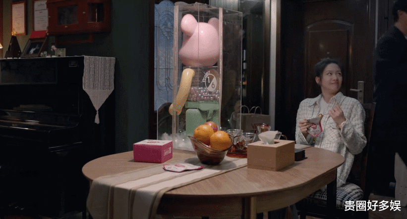 黄磊|黄磊在热播剧《小敏家》中，有两个表演细节上，足以让后辈们学习一生