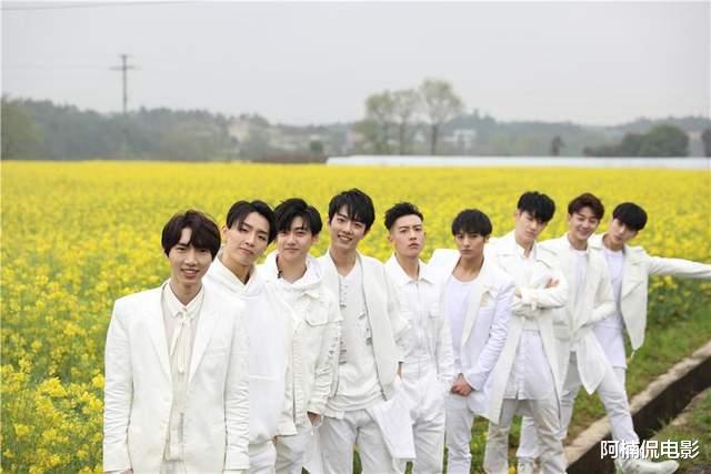 肖战|肖战连登三台春晚，王一博登上央视春晚，谁更受粉丝、官媒青睐