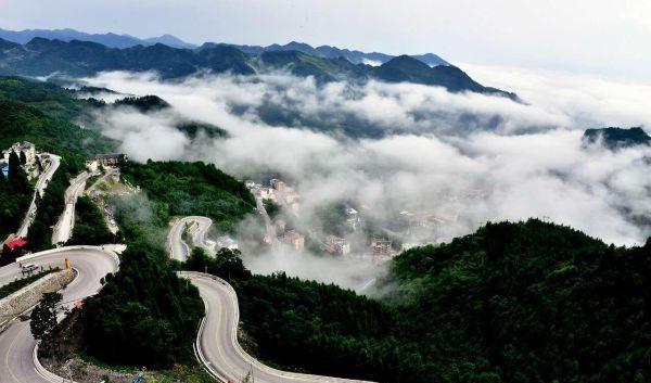 杨婷说 贵州“发达了”，有望再添一个“二线城市”，却不是六盘水！