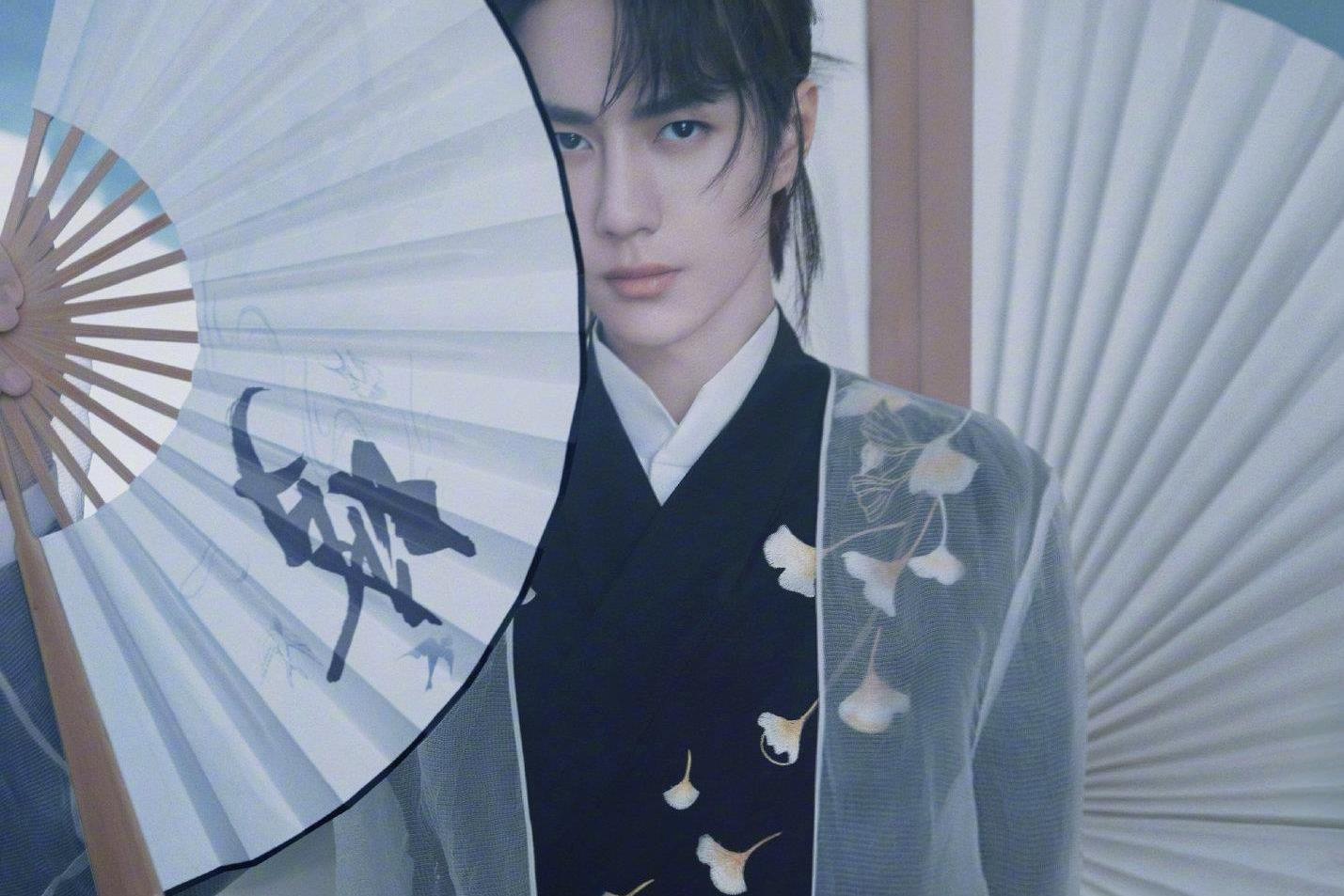 王一博|王一博新戏曝光，和宋轶睡觉片段流出，却因手放错位置惹来争议