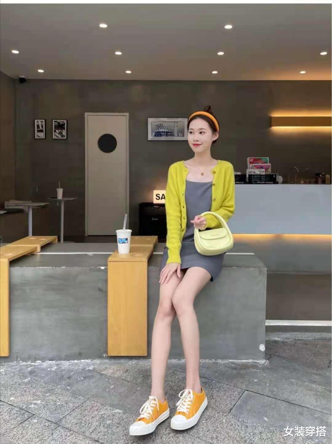 女装穿搭|吊带连衣裙搭配什么外套显高档