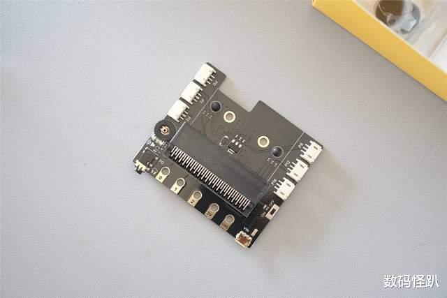 亚马逊|编程的低成本尝试:这套盒子让写的代码直接能在实物上面得到验证