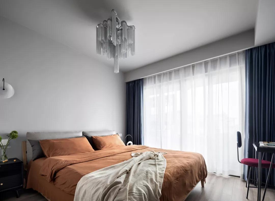 客厅阳台不装晾衣架,怎么解决晾衣服的问题?解决你的困扰