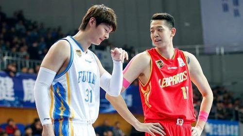 王哲林|三人篮球赛演变为上海队内战，王哲林遭队友刻意针对