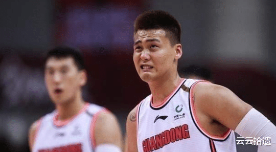 趙睿|趙睿為報恩情，直接將CBA冠軍戒指送恩師，籃協(xié)要出手了