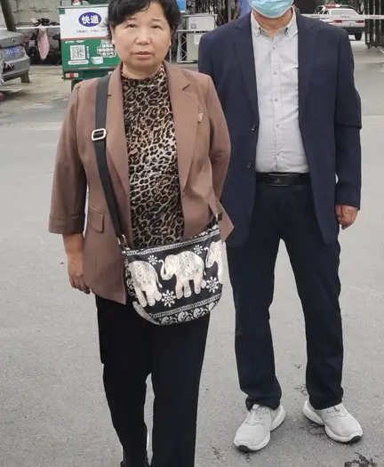 杜女士和熊磊告平台,告来告去告自己