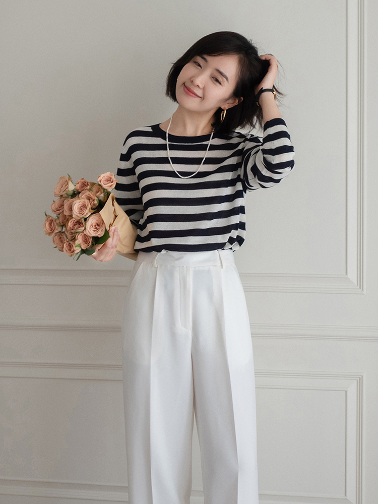 何有强|小个子女生入秋就这么穿,蓝色衬衫搭高腰裤又飒又美,显高又显瘦