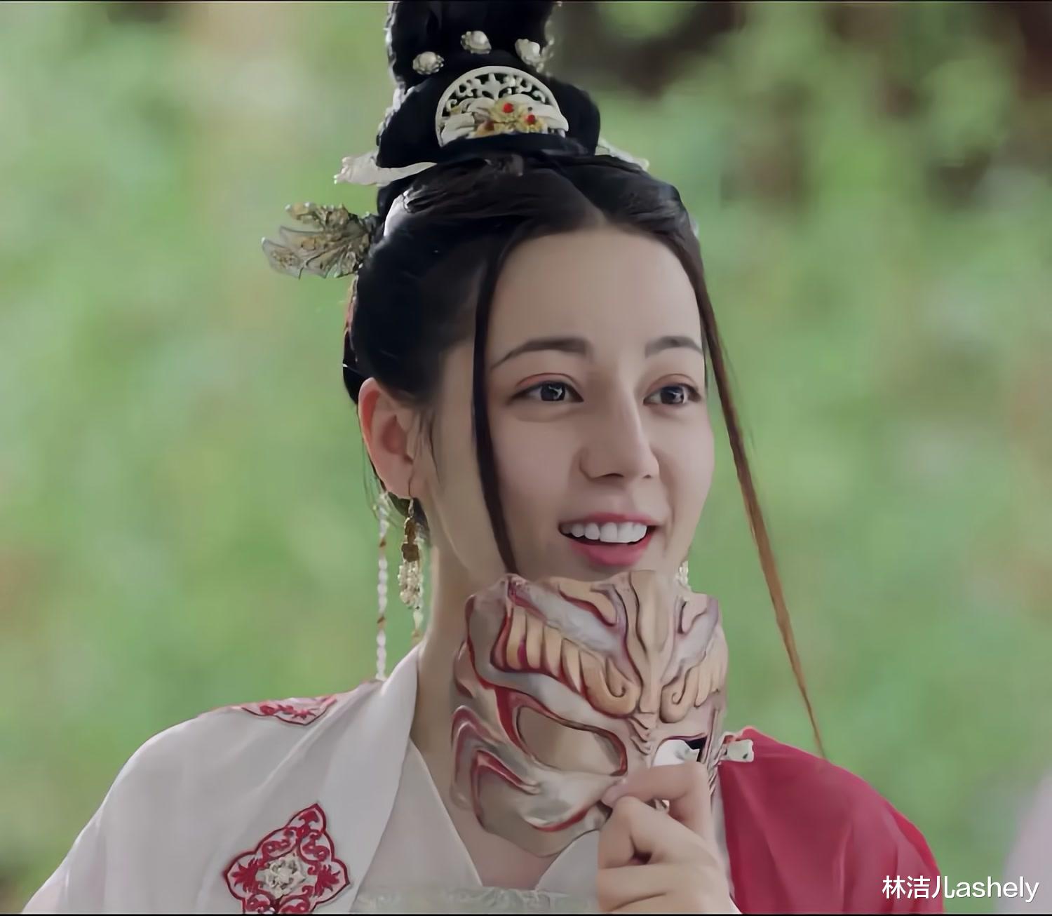 林洁儿ashely 额头也要修容？毛戈平老师亲授5种修容技巧，让你立刻脸小一圈