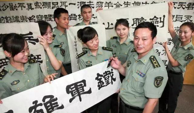 詹传婷说说历史 英雄徐洪刚:28年前孤身勇斗歹徒,身中14刀,有一刀离心脏8厘米