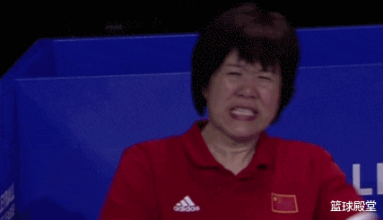 郎平|郎平场边急哭，谁注意球场发生什么？三数据完败，全队慢热，头疼