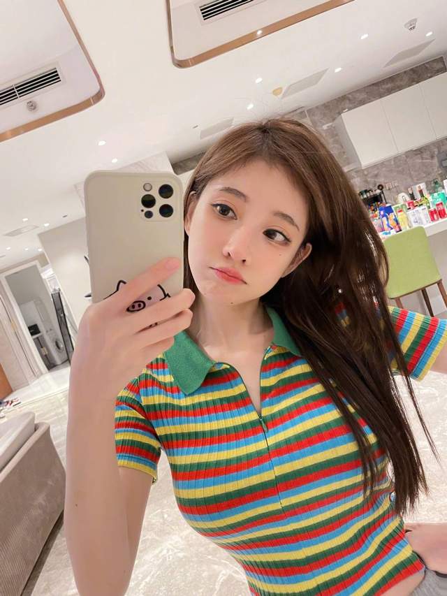 东方风云榜|冯提莫双喜临门，周年纪念日后再登东方风云榜，人气暴涨未来可期