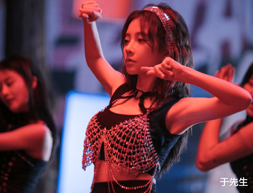 胡瓜|冯提莫发专辑上热搜，这波操作很是迷茫，网红也能当明星