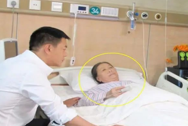 张少华|张少华与新凤霞恩怨遭扒，吴欢称母亲已原谅，吴霜：她欠一个道歉