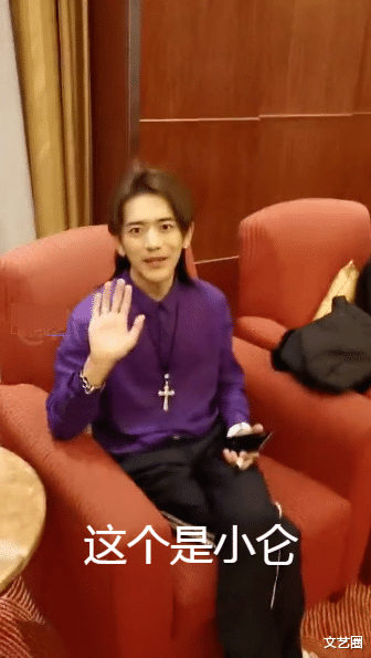 吴孟达|吴孟达遗作曝光！生前录短片隆重介绍老婆和孩子，公开撒狗粮向老婆表白