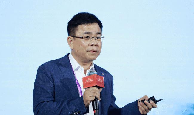 育妈计|公司即将破产,他冒险承包还请谢霆锋代言,如今赚到300多亿身家