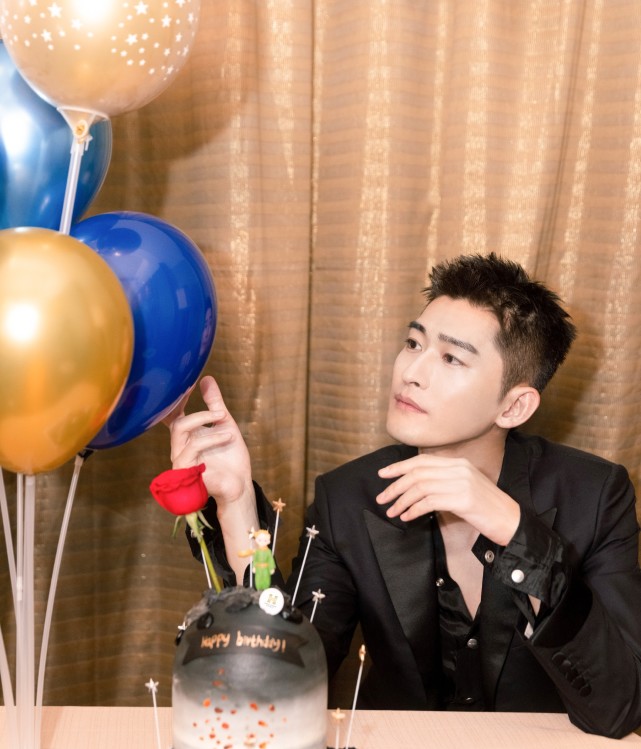 欧阳娜娜|张翰凌晨发文感慨：把等待过好，才算过好人生