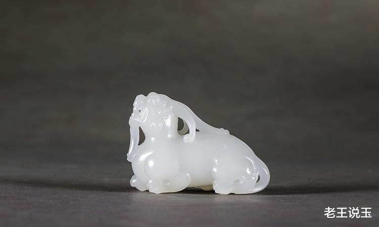 |不同形态的和田玉貔貅的寓意讲究也不同。