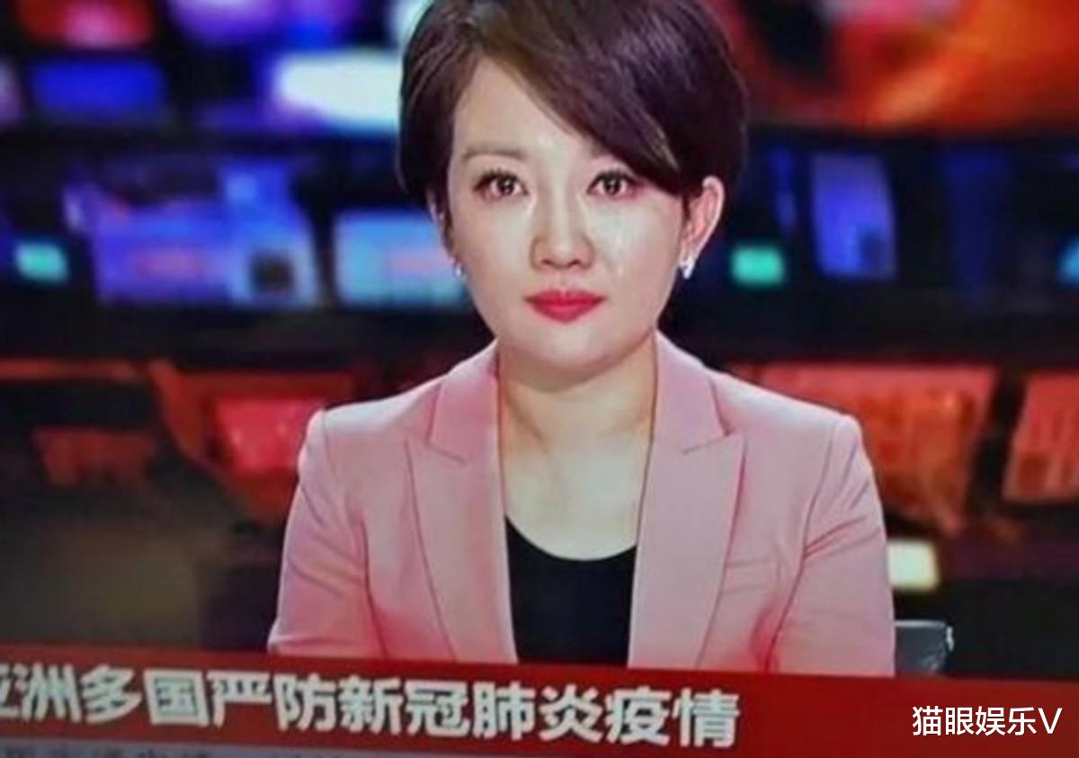辽宁台女主播不忍小孩遇害,哽咽播报新闻手抹眼泪,男主播帮解围