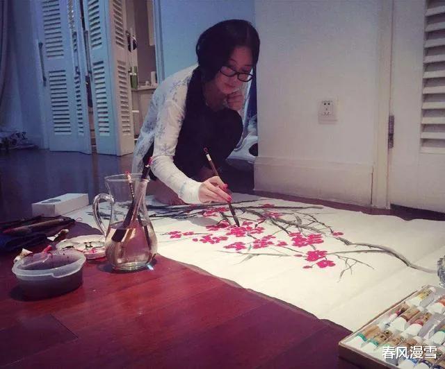 书法|“女神”张馨予的书法不可小觑，楷书褚风欧韵，行书王风王韵