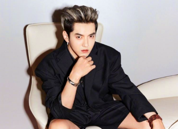 吴亦凡|艺人叶可儿照片曝光想澄清什么？都美竹与吴亦凡俩人至少进去一个