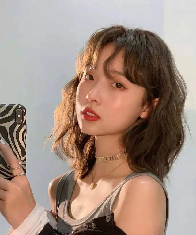 发型|女生很显老的发型，真的别再留了！