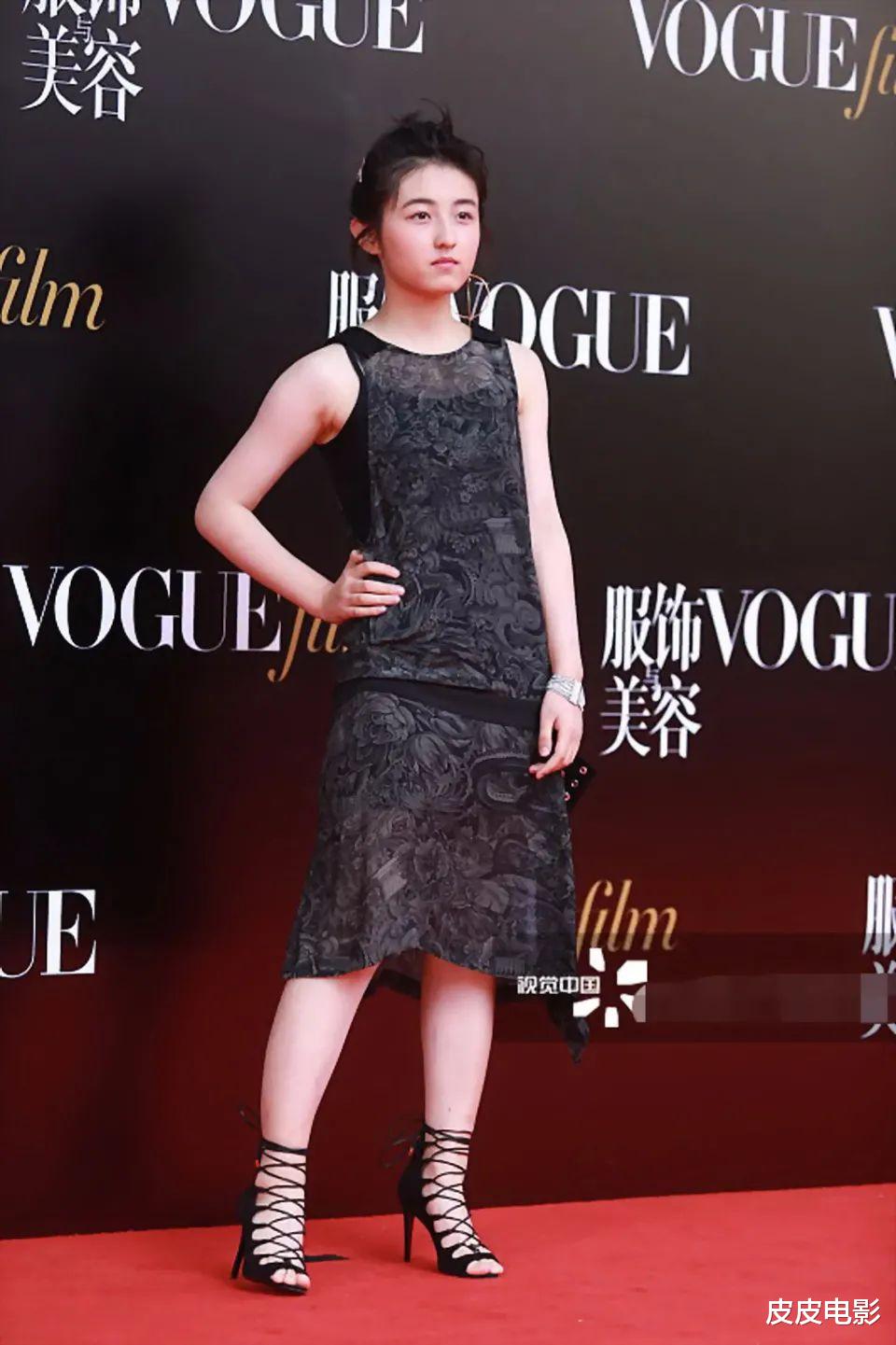 张子枫|张子枫的“觉悟”，能让多少女明星“脸红”？