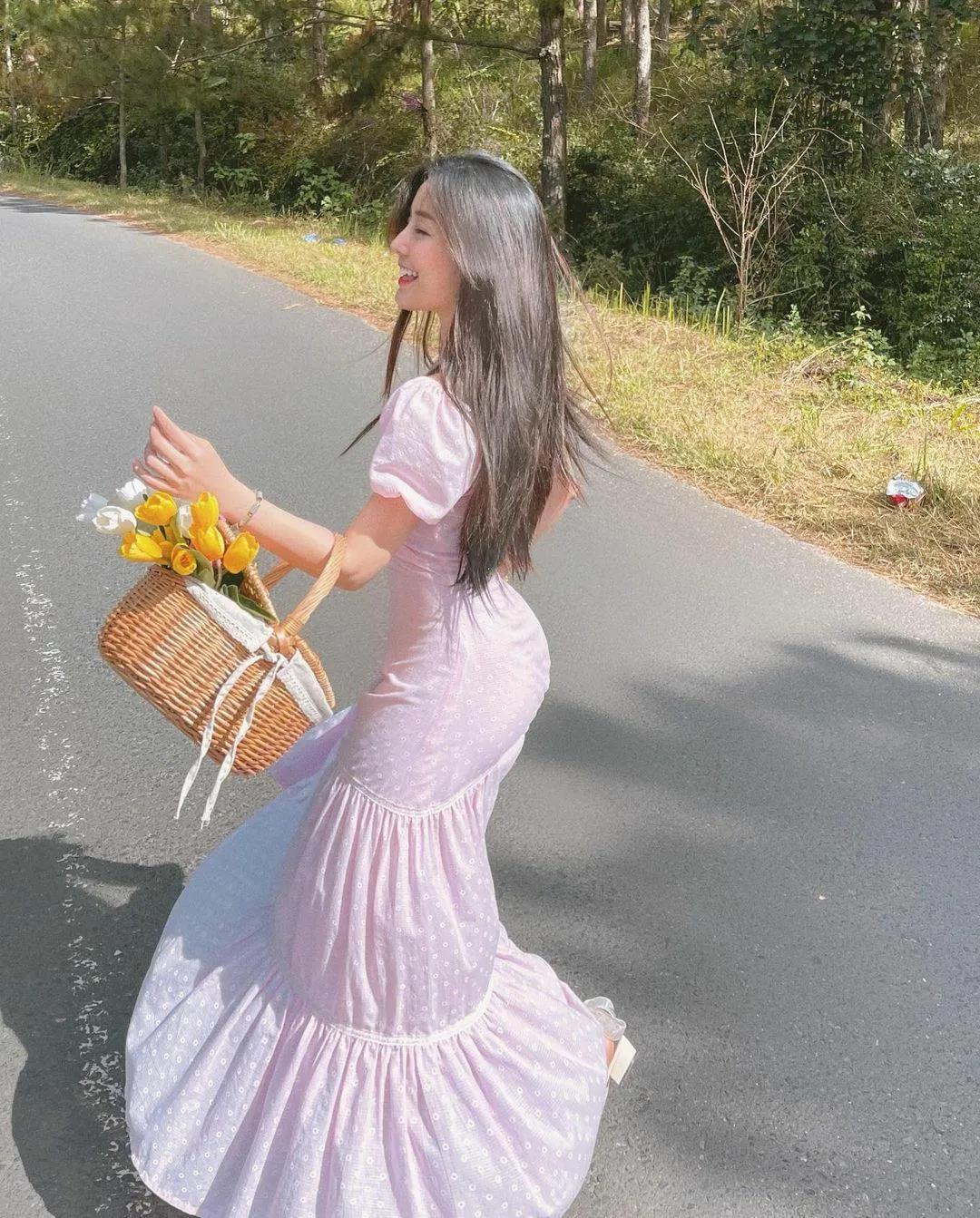 杜淳|赵露思的脸、卡戴珊的身材，这个16岁“网红校花”真的没整吗？