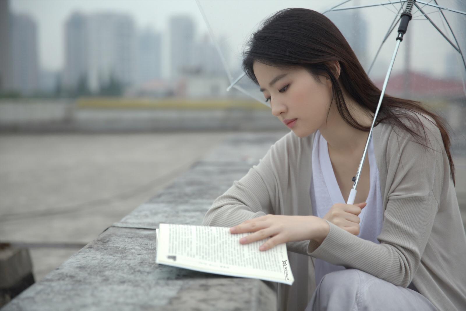 刘亦菲|刘亦菲身材发福，“神仙姐姐”变大妈，网友：大码女装欢迎你