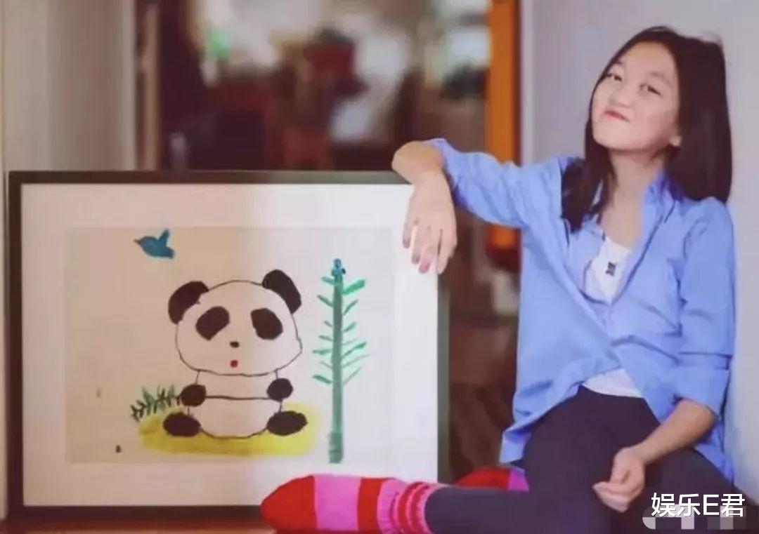 李嫣|15岁李嫣与章子怡继女游三亚，海边自拍秀身材，网友：成熟得好早