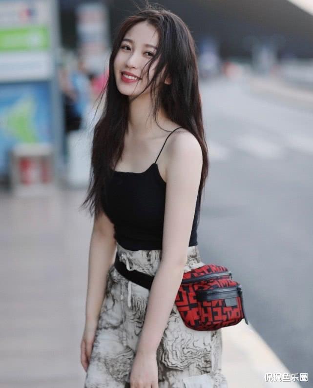 虞书欣|26岁虞书欣，甜美可爱的性感女孩，越来越有女人味儿了！