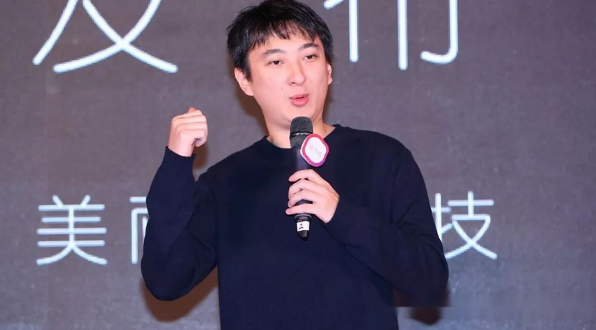 王思聪|王思聪会玩，刚带四个美女逛完夜店，又给美女主播“豪”刷礼物