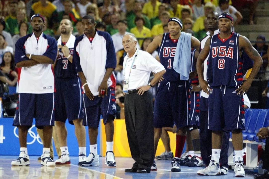 艾弗森|拥有艾弗森邓肯詹姆斯的梦六，是怎么在奥运会上输掉金牌的？