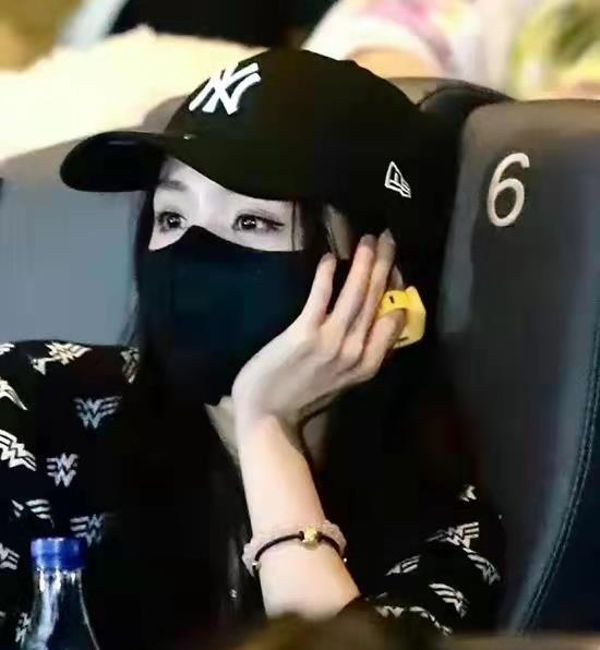 杨幂|快快快，抓紧上车了，大幂幂的专列就要启动了