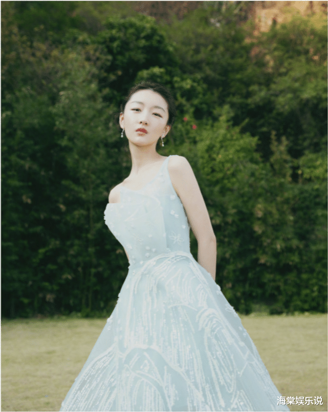 罗晋|唐嫣罗晋携港台明星共同捐款，杨紫一马当先，周冬雨等人共捐上亿