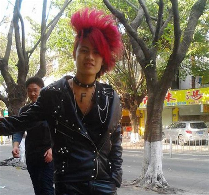 杀马特|“杀马特”鼻祖罗福兴：11岁引领潮流，拒绝富婆追求，如今怎样