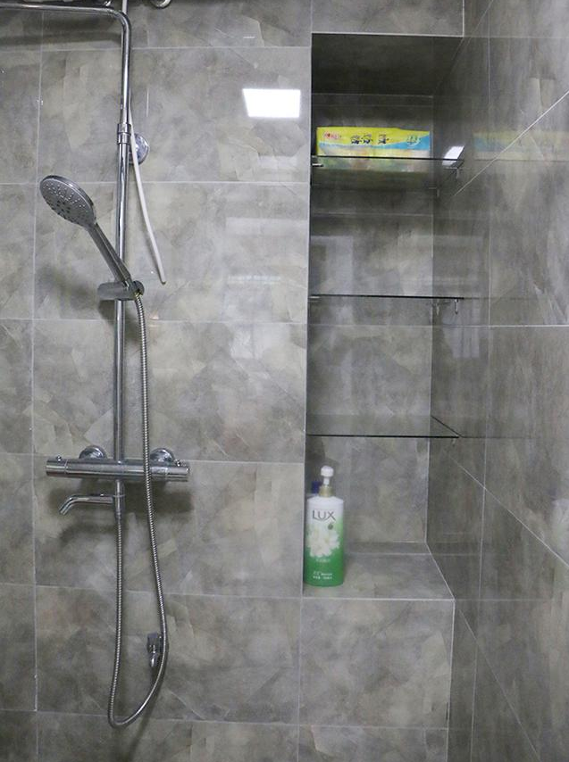 新家装修完毕，朋友都说卫生间的洞洞挖的好，餐厅装修也有特色！