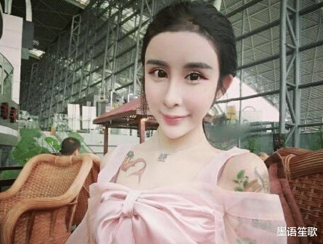整容|16岁开始整容，花400多万整容200多次的“红粉宝宝”，今如何