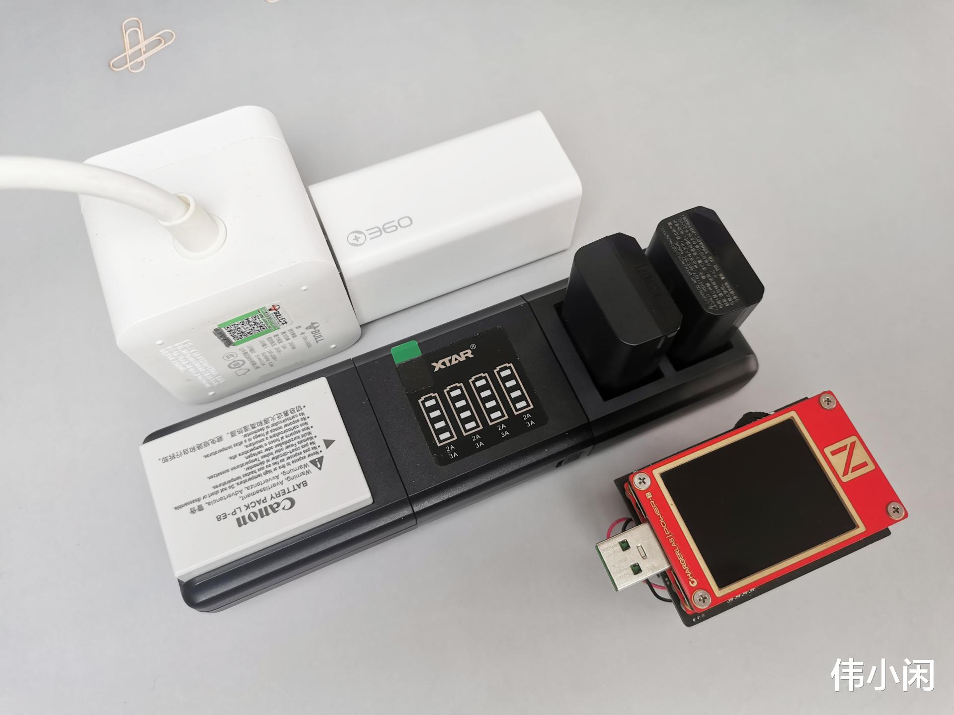 充电器|这次一个打四个！扩展坞充电器路越走越宽