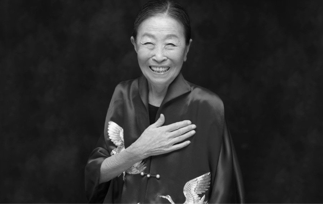 张少华|“丑娘”张少华毁誉参半的一生:被误解的母子关系,绕不开的新凤霞