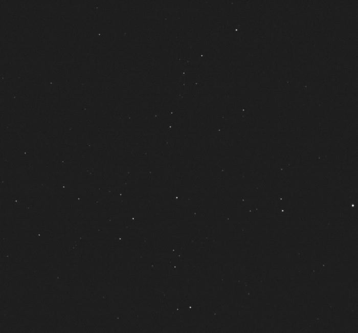 NASA分享由DART航天器拍摄的首批照片