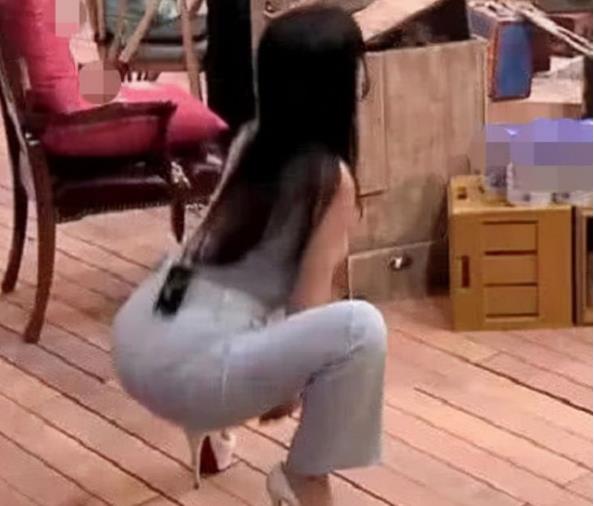 柳岩|40岁的柳岩为何还没嫁?看到她节目中下蹲的那一刻,网友:这谁敢追啊?