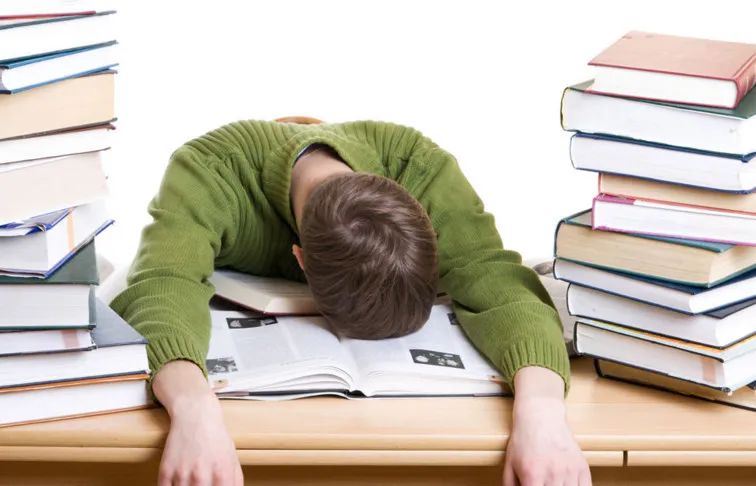 感觉记忆力突然下降?大脑不给力背后,是这种名叫“脑雾”的现象